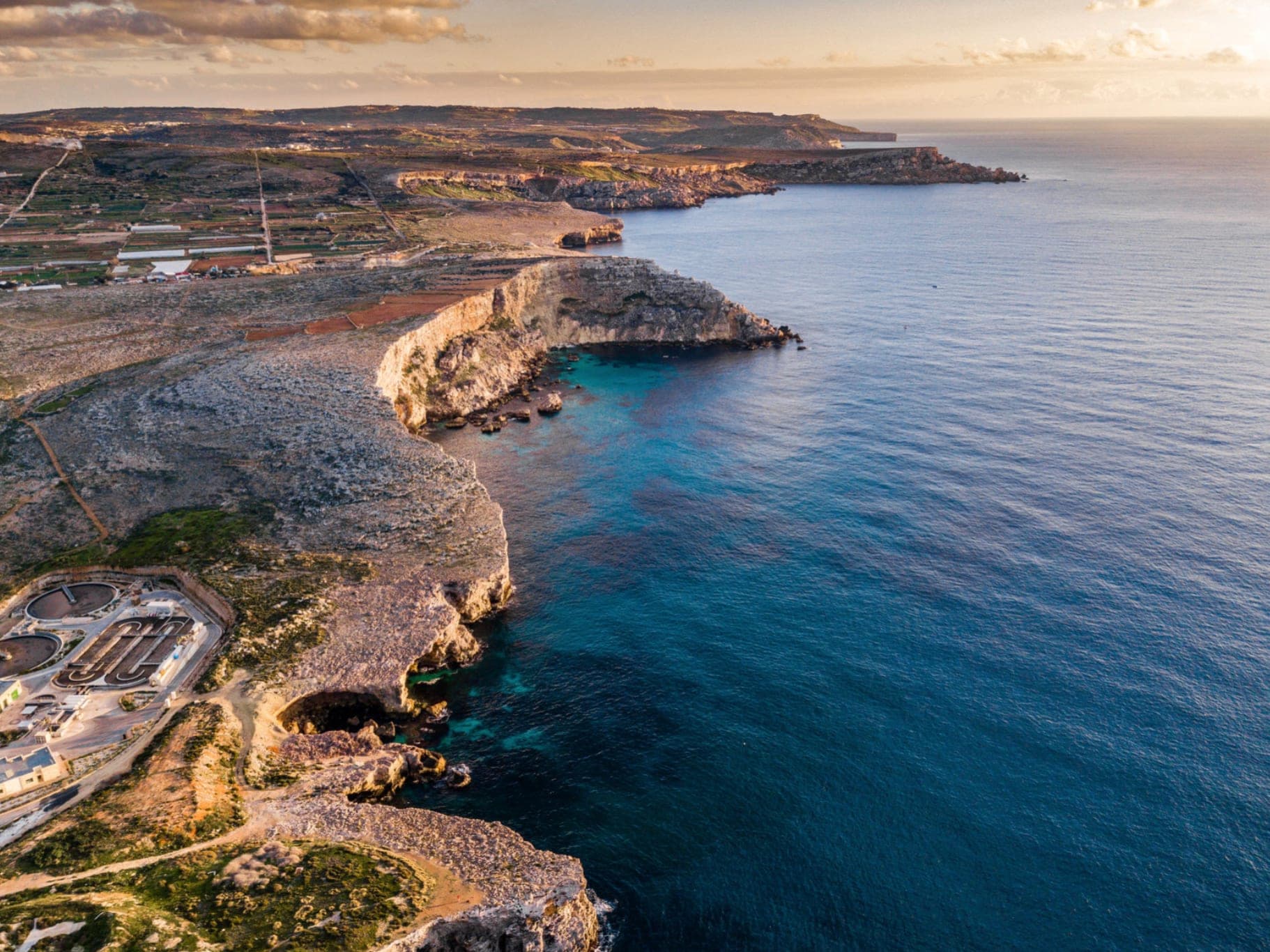 A Mistral charter cruising the Maltese coastline